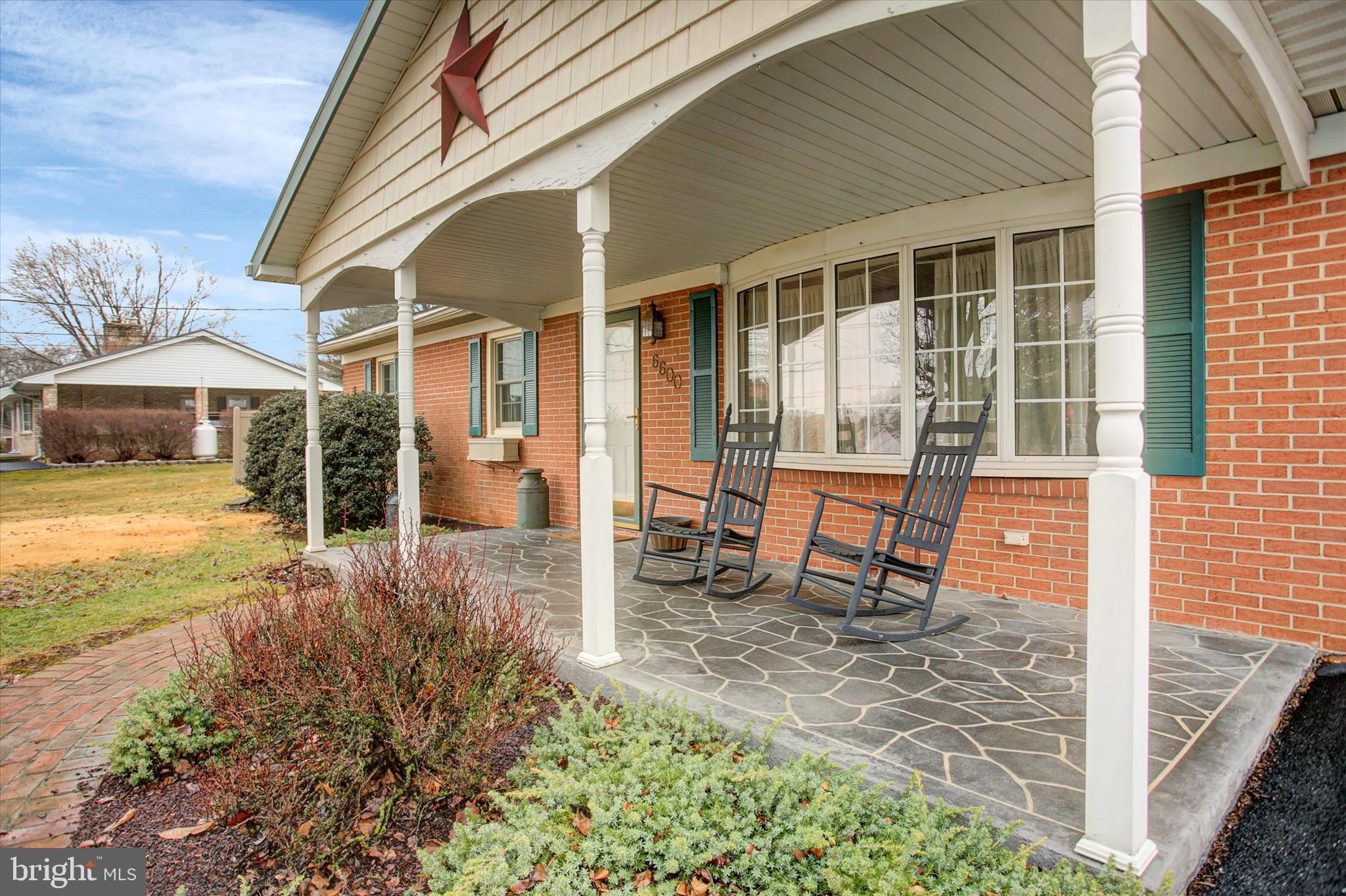 6600 Slabtown Road Waynesboro, PA 17268 - Photo 6 of 43 Front porch