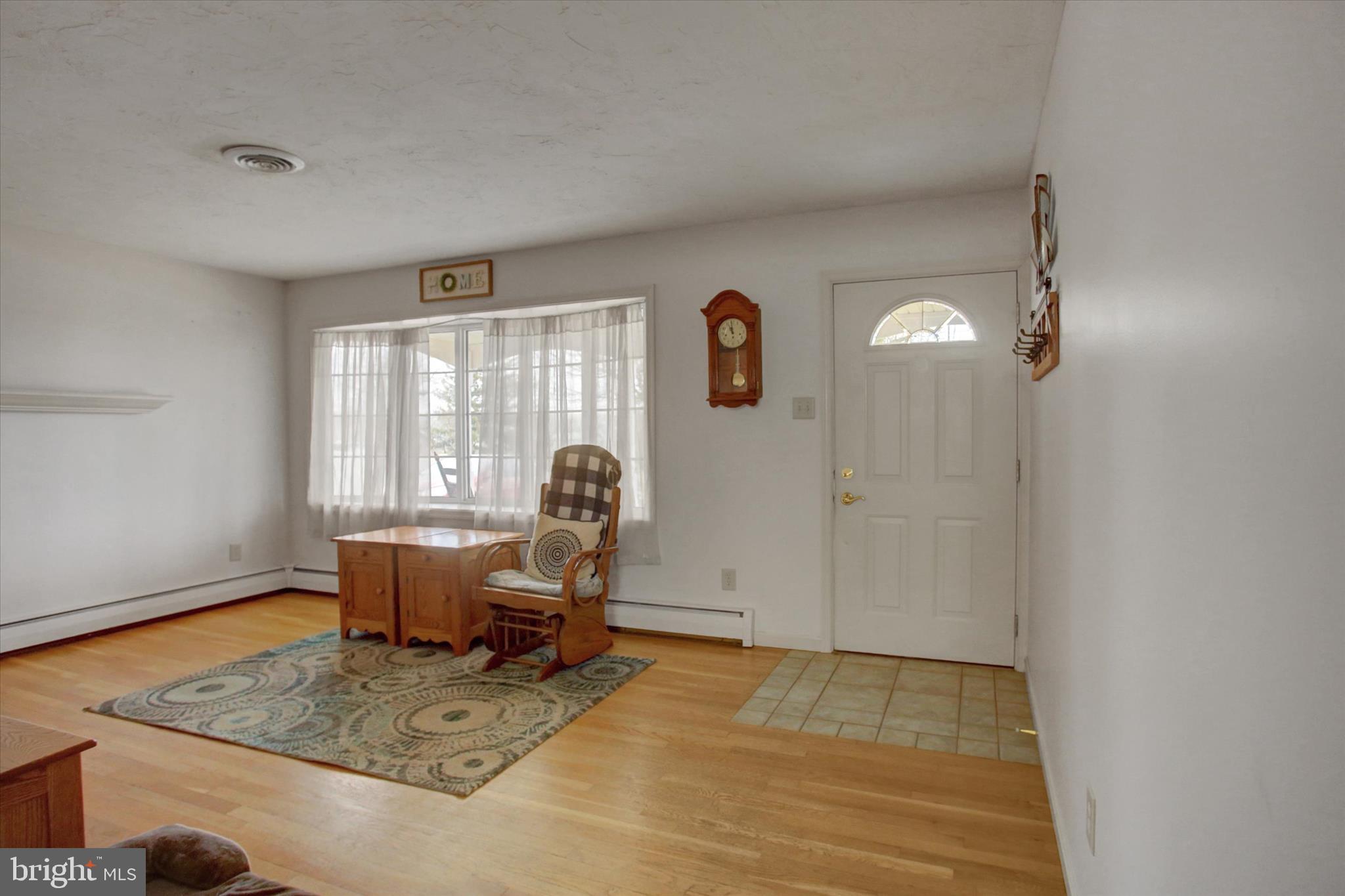 6600 Slabtown Road Waynesboro, PA 17268 - Photo 8 of 43 Living room