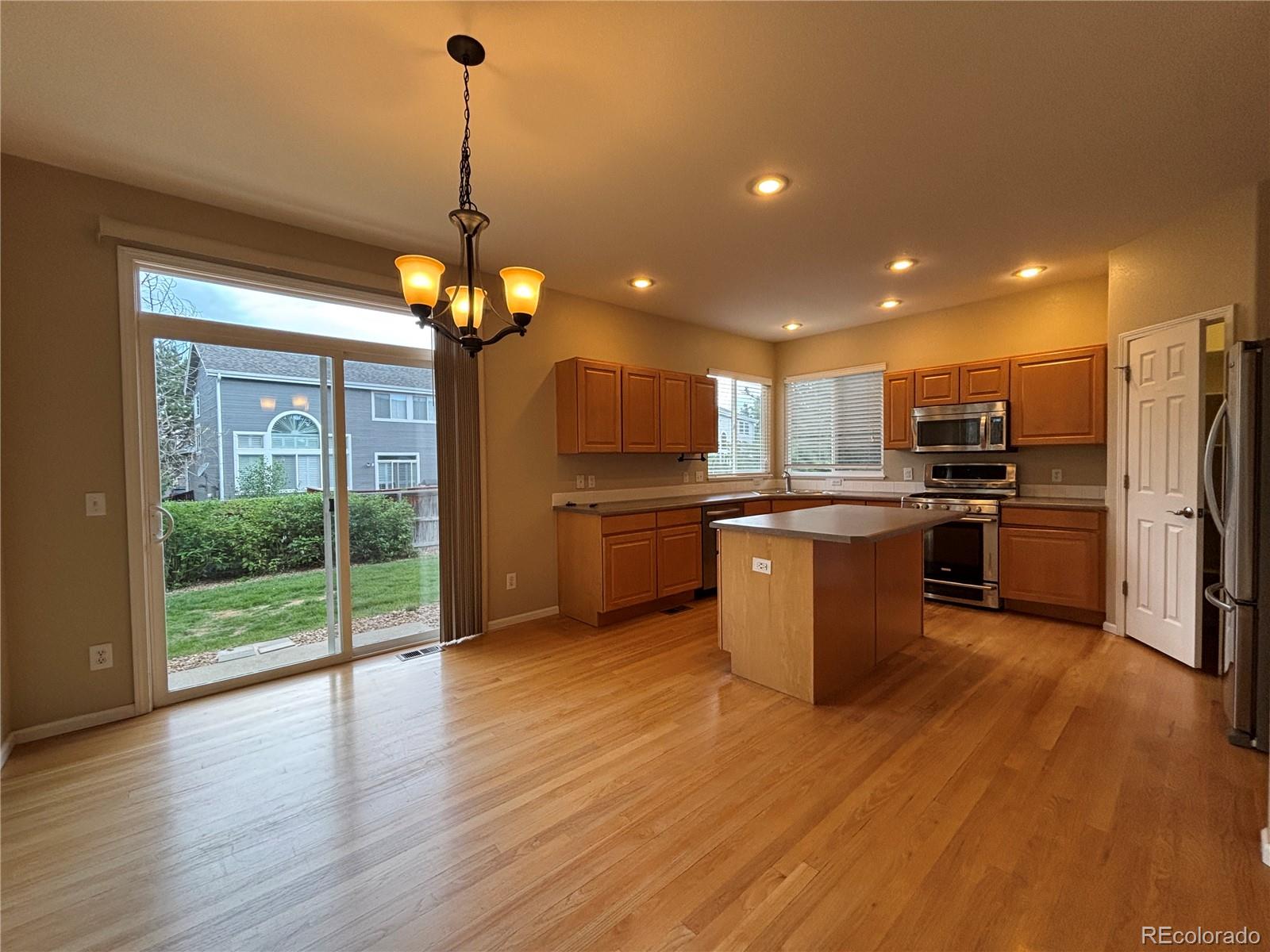 10027 Sylvestor Road Highlands Ranch, CO 80129 - Photo 7 of 25 Gallery Image 7