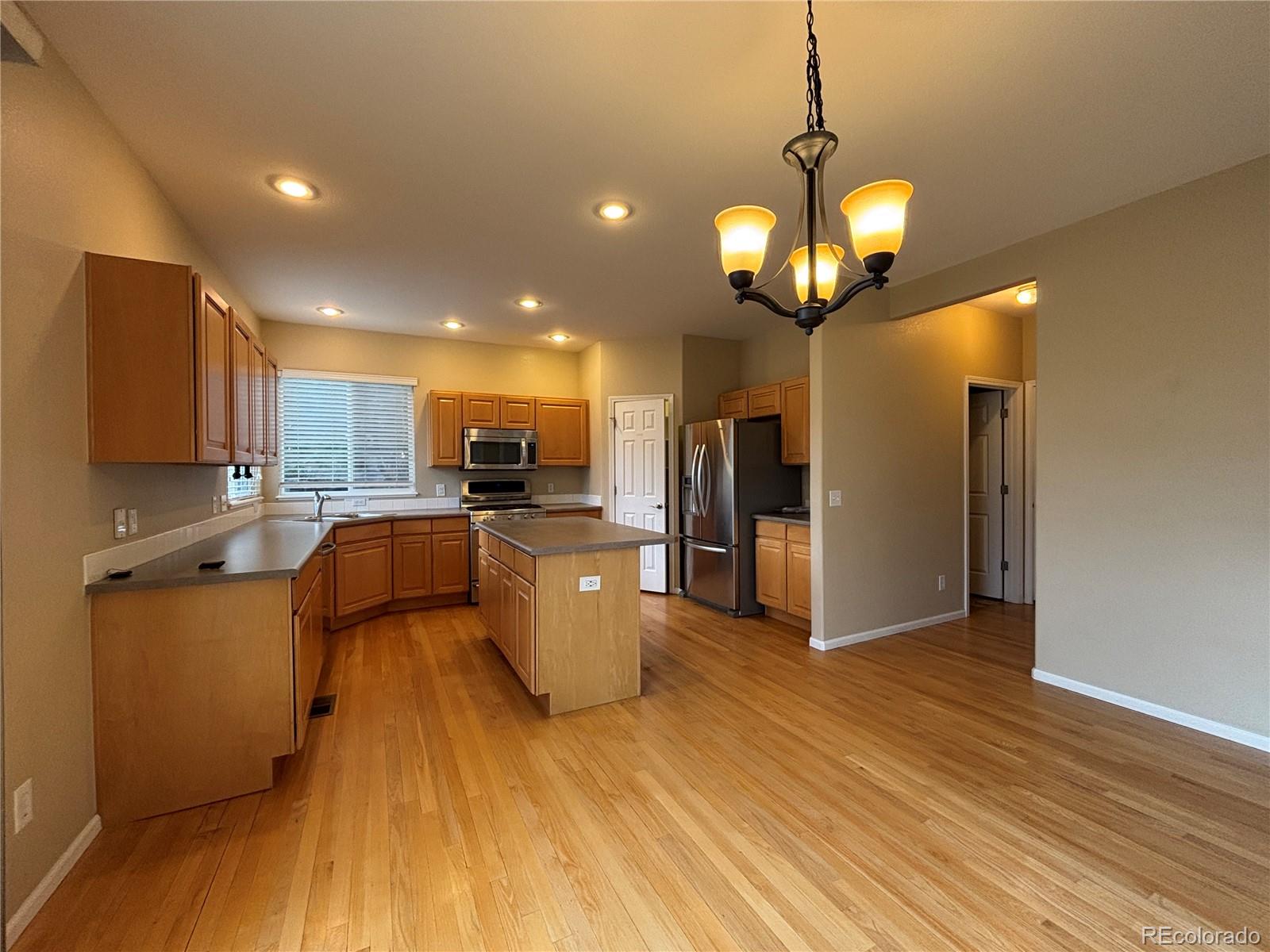 10027 Sylvestor Road Highlands Ranch, CO 80129 - Photo 8 of 25 Gallery Image 8