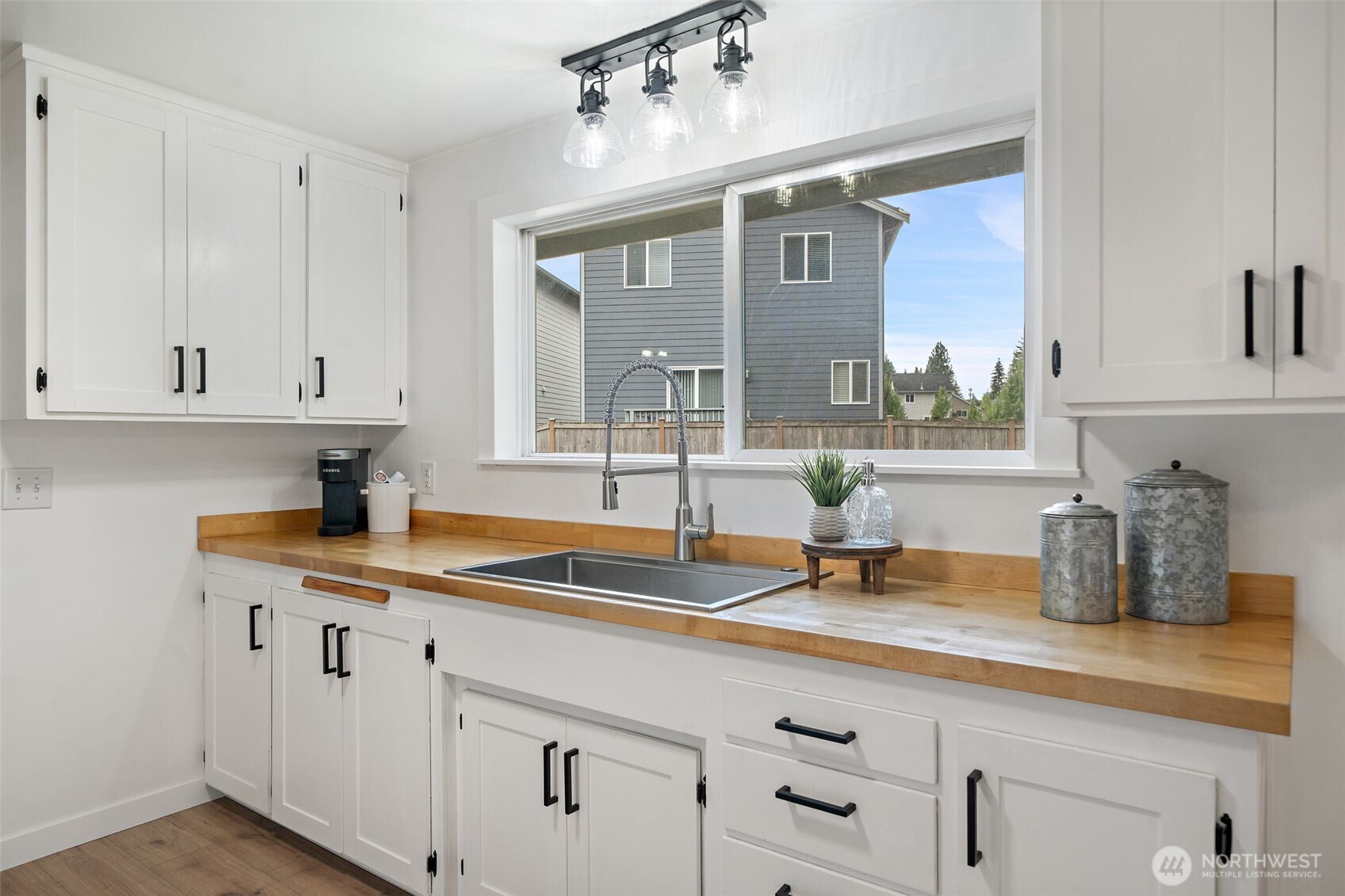 8 157th Place Southeast Bothell, WA 98012 - Photo 6 of 37