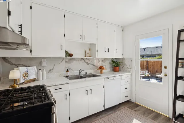 $545,000 | 108 Cypress Street, Unit D, Alameda, CA 94501