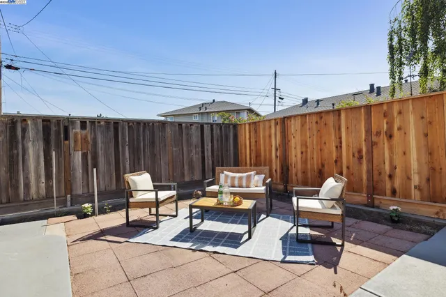 $545,000 | 108 Cypress Street, Unit D, Alameda, CA 94501