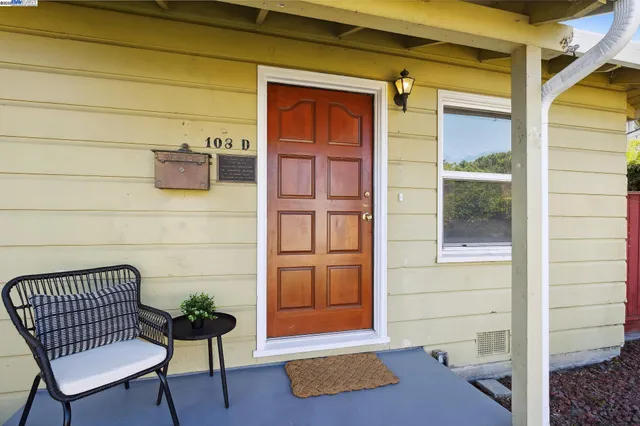 $545,000 | 108 Cypress Street, Unit D, Alameda, CA 94501