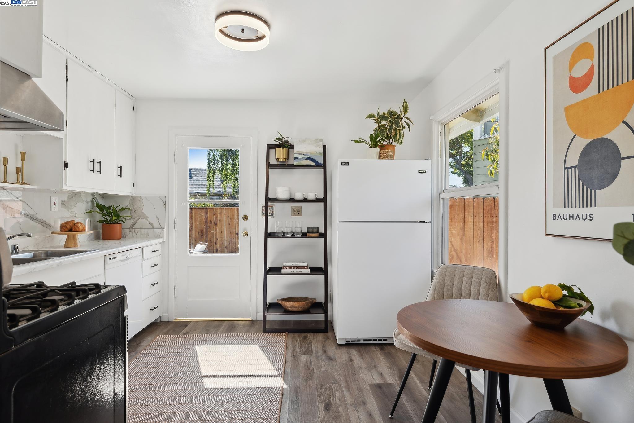 108 Cypress Street, Unit D Alameda, CA 94501 - Photo 9 of 28