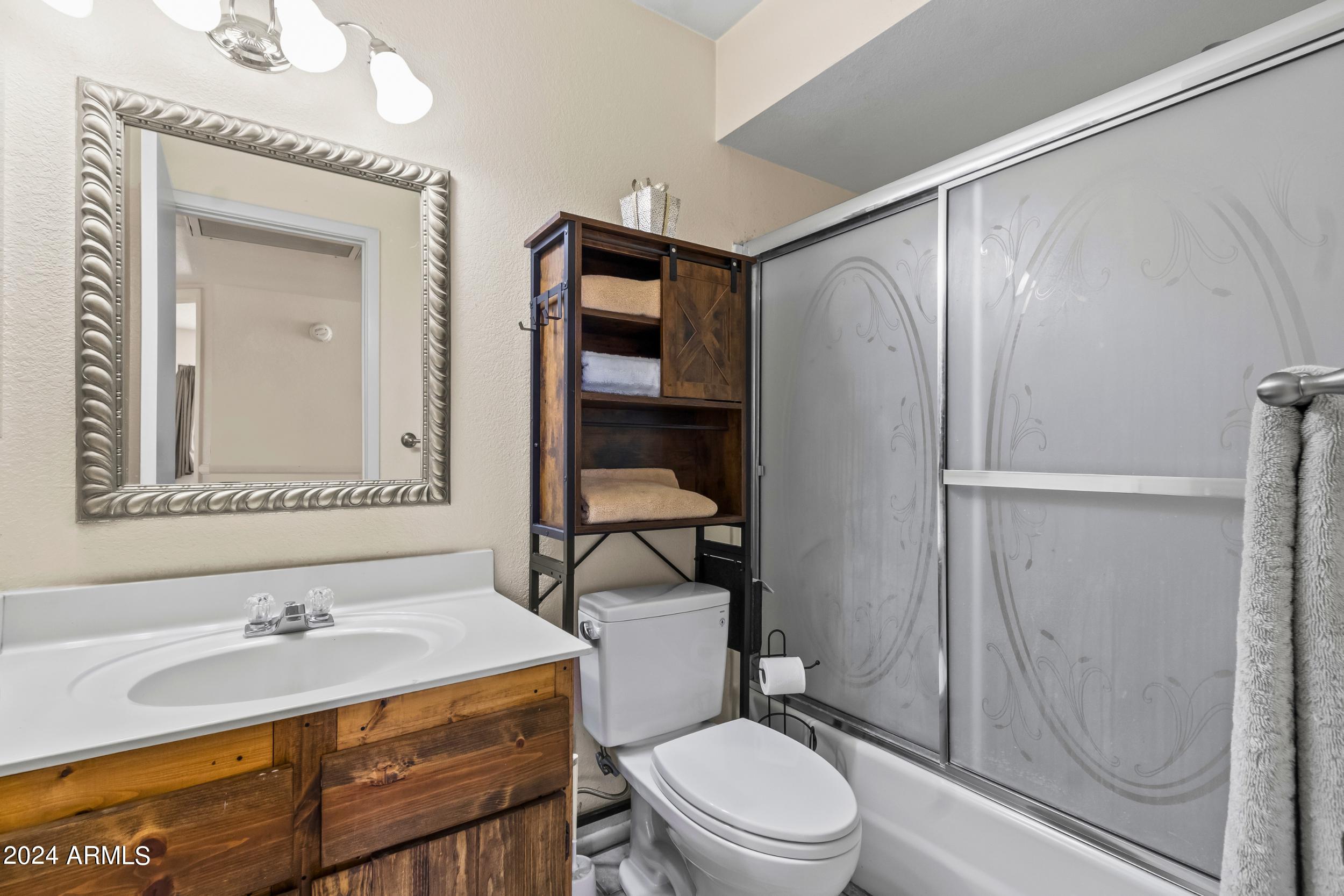 4426 East Vineyard Road Phoenix, AZ 85042 - Photo 15 of 22 18_11.png