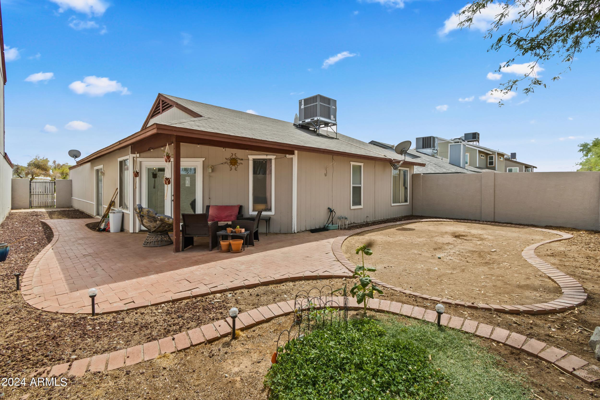 4426 East Vineyard Road Phoenix, AZ 85042 - Photo 18 of 22 21_15.png