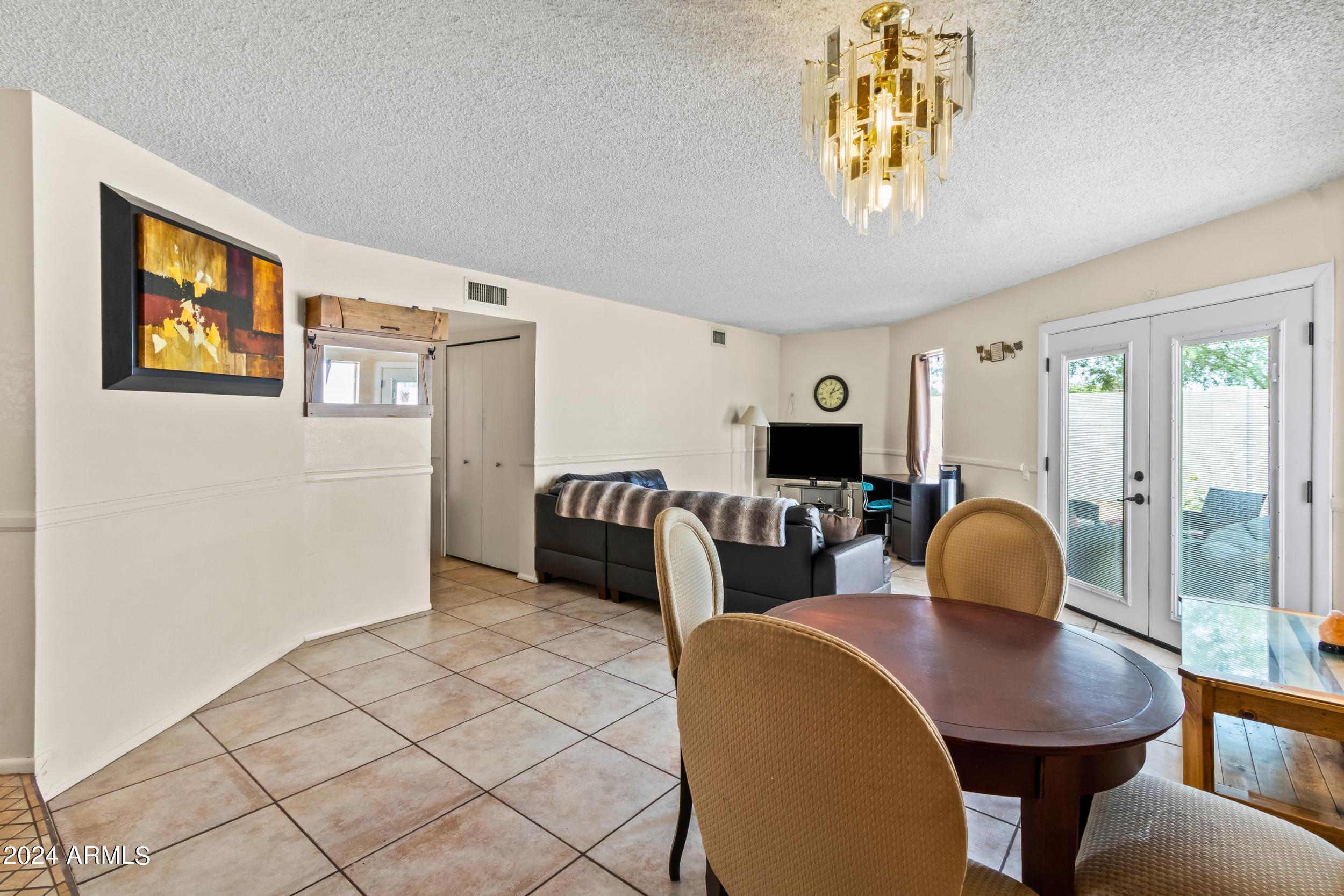 4426 East Vineyard Road Phoenix, AZ 85042 - Photo 4 of 22 7_1.png