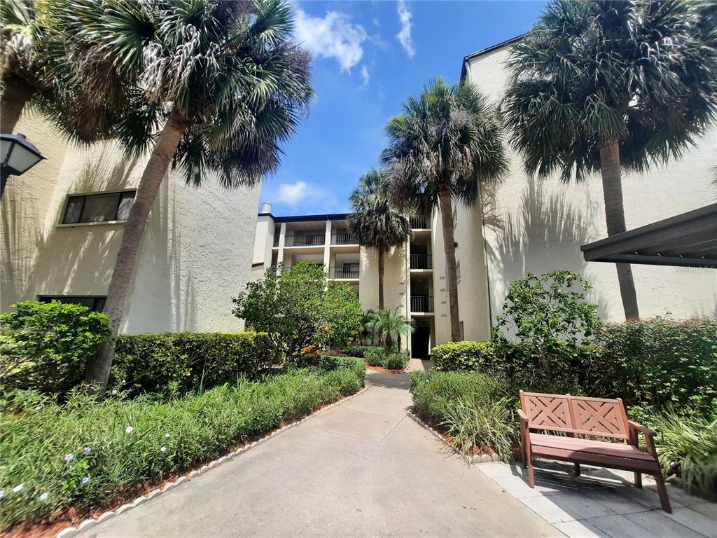 700 Starkey Road, Unit 1134 Largo, FL 33771 - Photo 1 of 1 Grand Entrance