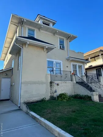 $3,700 | 234 West Market Street, Long Beach, NY 11561