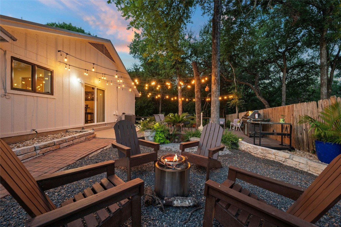 1503 Terrapin Court, Unit B Austin, TX 78746 - Photo 24 of 28 a outdoor space with sitting area