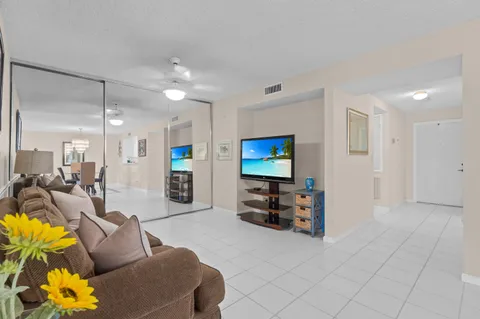 $289,000 | 9700 Pavarotti Terrace, Unit 102, Boynton Beach, FL 33437