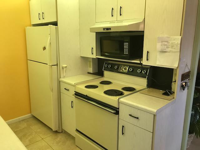 2029 Guildford East Boca Raton, FL 33434 - Photo 3 of 17 IMG_1729