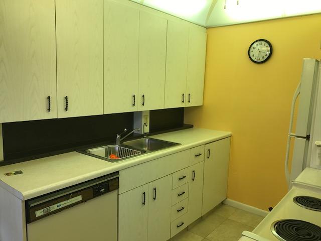 2029 Guildford East Boca Raton, FL 33434 - Photo 4 of 17 IMG_1730