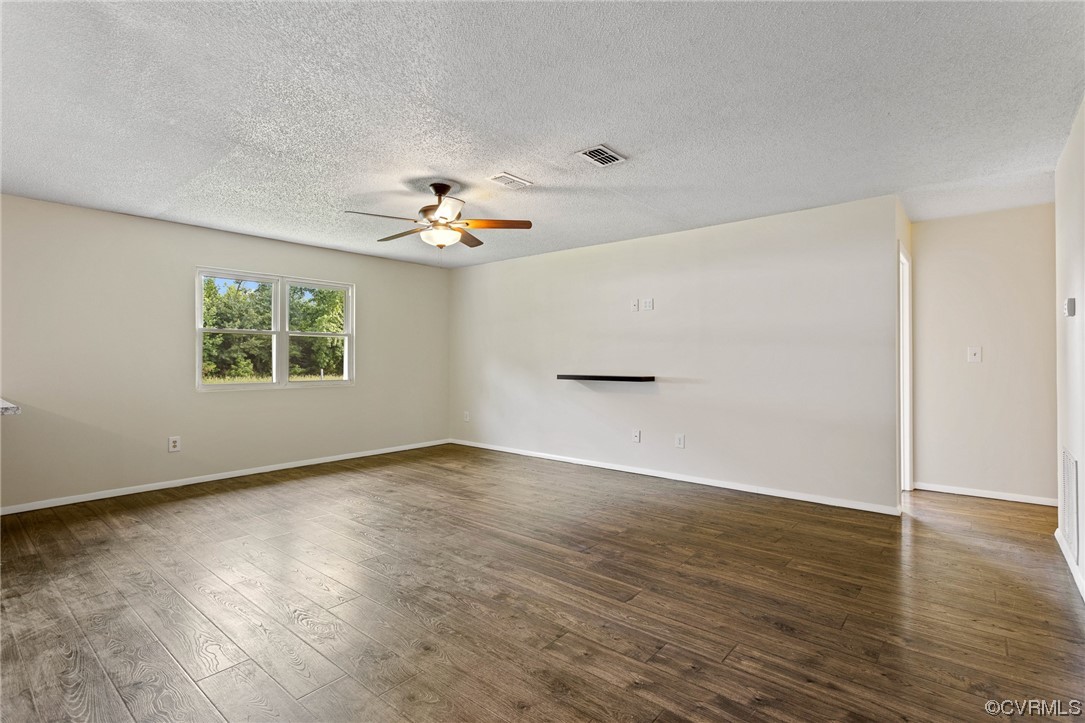 8000 Vaughan Road Petersburg, VA 23805 - Photo 5 of 26 Gallery Image 5