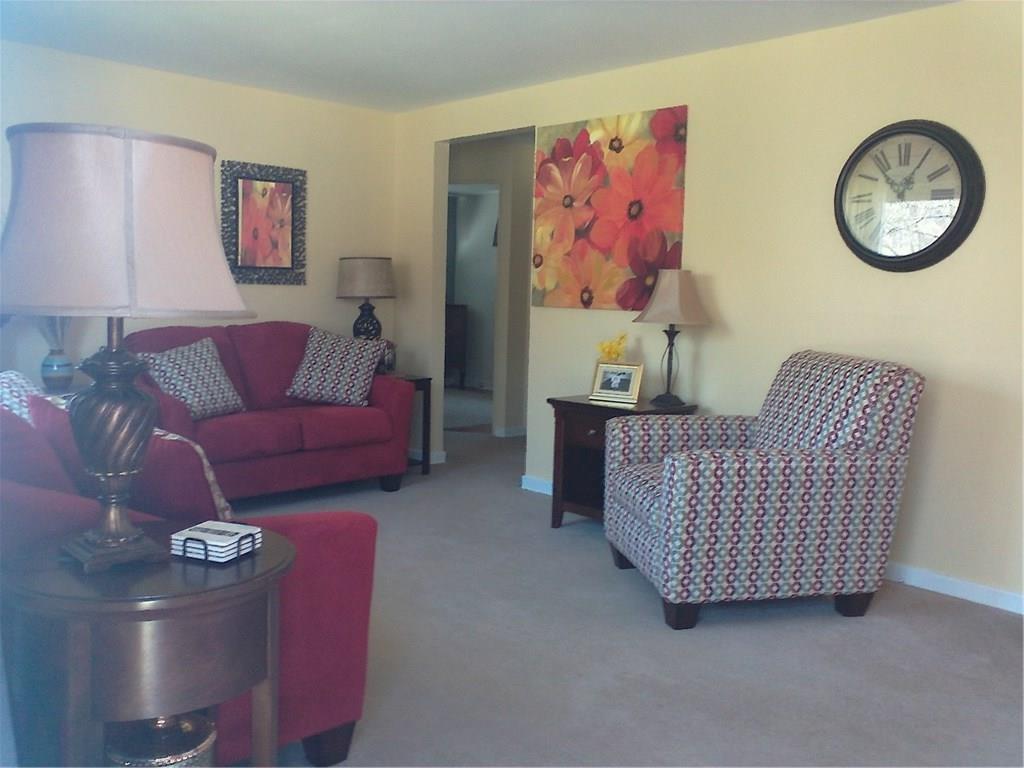 5012 Doyle Road Baldwin, PA 15227 - Photo 2 of 17 Gallery Image 2