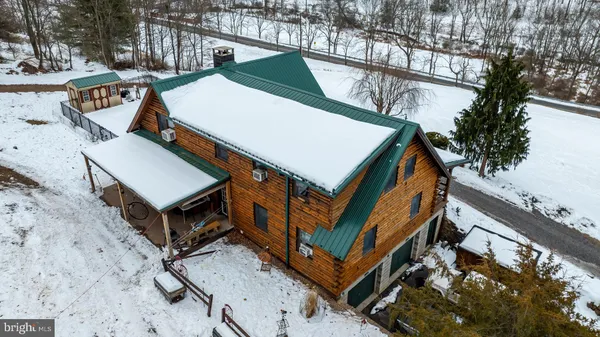 a view of an outdoor space with seating area