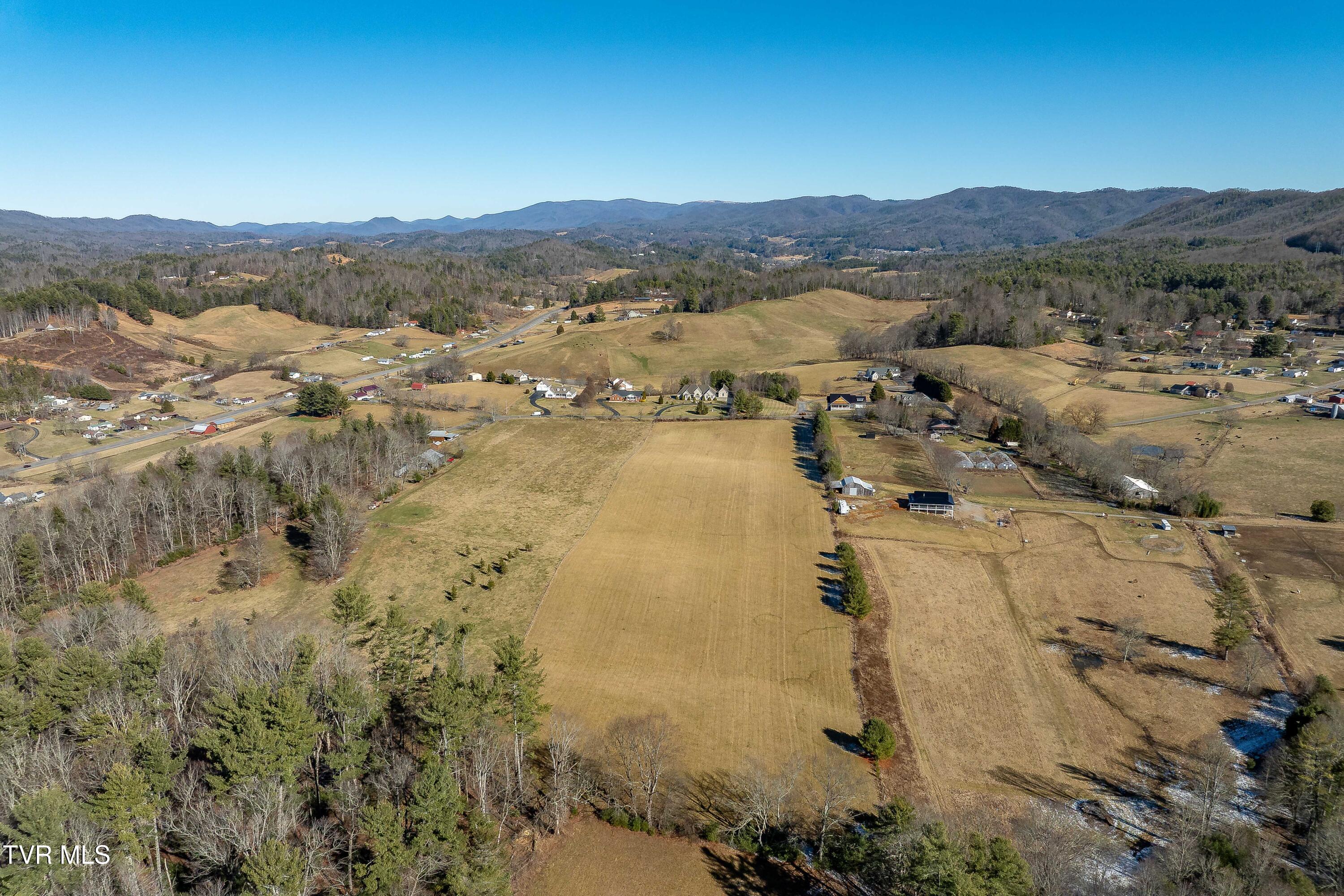 1738 Harbin Hill Road Mountain City, TN 37683 - Photo 27 of 154 1738 Harbin Hill Lane (3 of 139)
