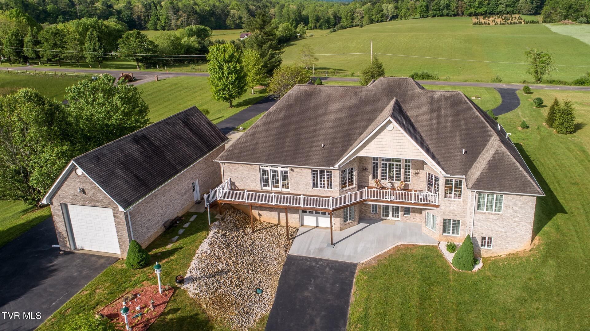 1738 Harbin Hill Road Mountain City, TN 37683 - Photo 6 of 39 IMG_2709