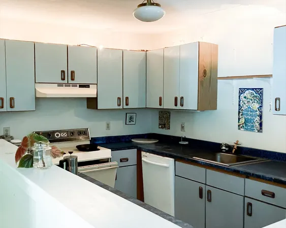 $379,000 | 23 Randolph Place, Unit 204, Northampton, MA 01060