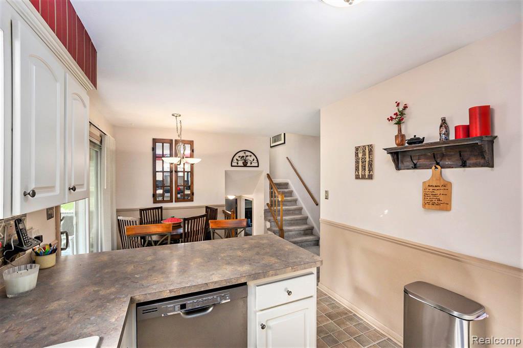 2930 Devondale Road Rochester Hills, MI 48309 - Photo 14 of 33