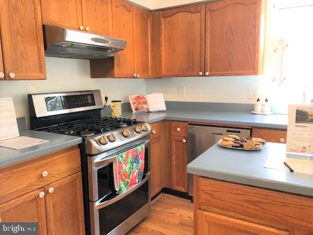 25700 Woodfield Road Damascus, MD 20872 - Photo 12 of 22 Kitchen