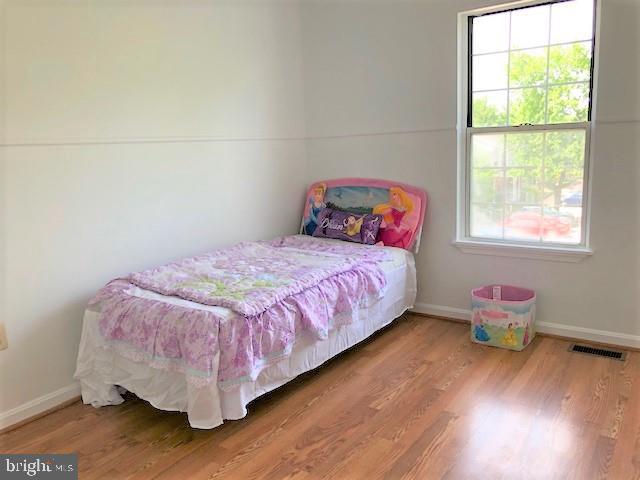 25700 Woodfield Road Damascus, MD 20872 - Photo 21 of 22 2nd Bedroom