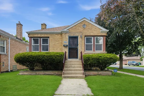 $249,900 | 4000 Clarence Avenue, Berwyn, IL 60402