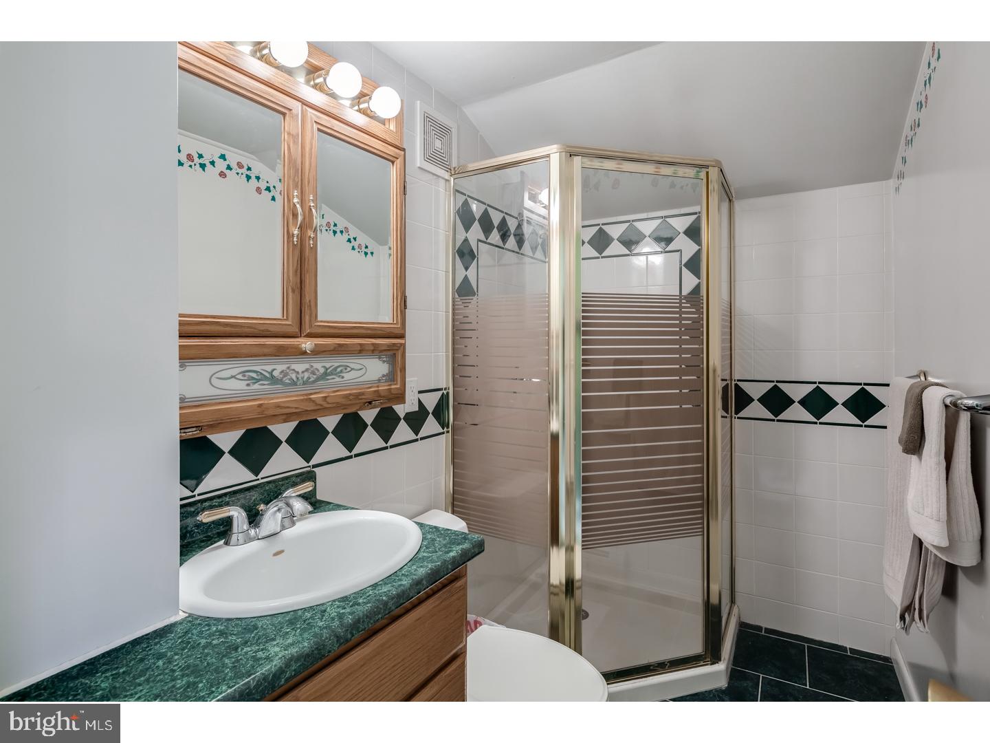 83 Harrow Road Levittown, PA 19056 - Photo 21 of 24 Gallery Image 21
