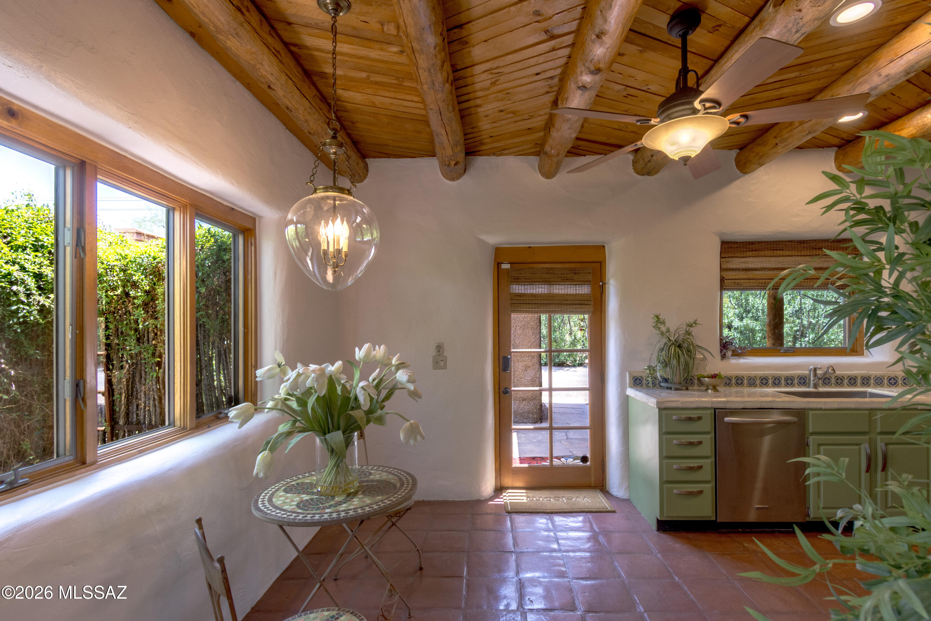 5092 East Fort Lowell Road Tucson, AZ 85712 - Photo 11 of 37 Kitchen Dining Nook
