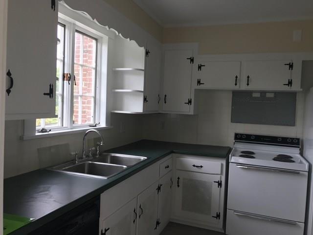 548 Riverside Drive Augusta, ME 04330 - Photo 8 of 22 Kitchen