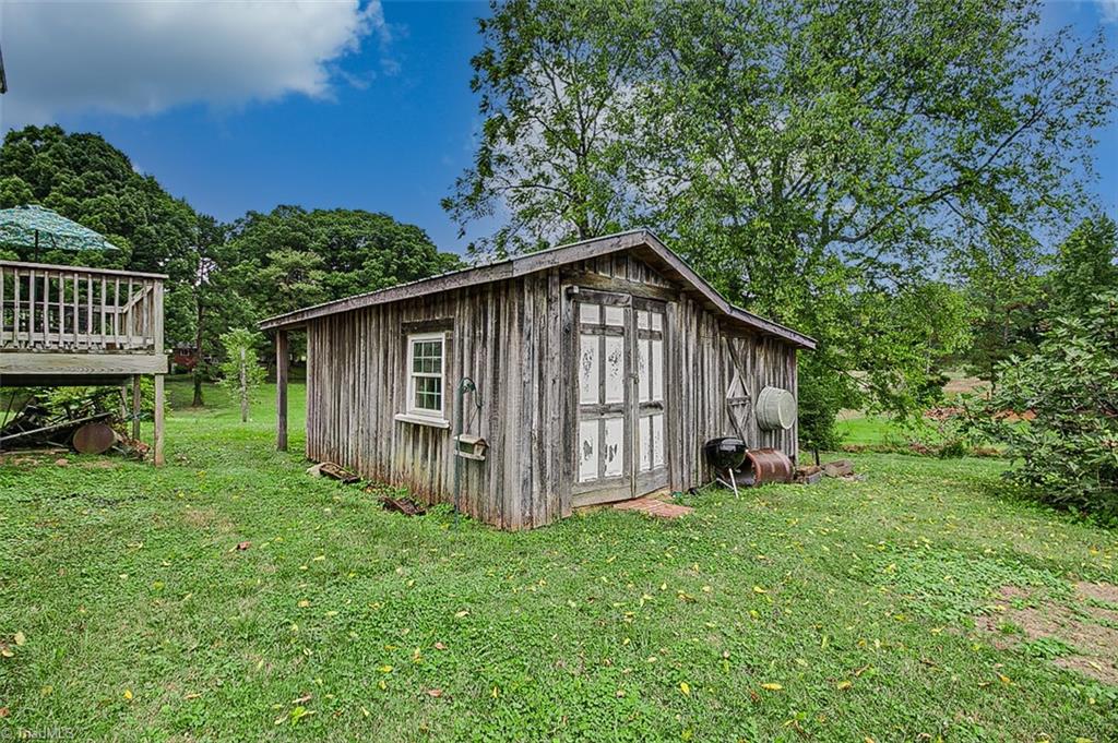 471 Mack Road Asheboro, NC 27205 - Photo 28 of 33 Storage shed