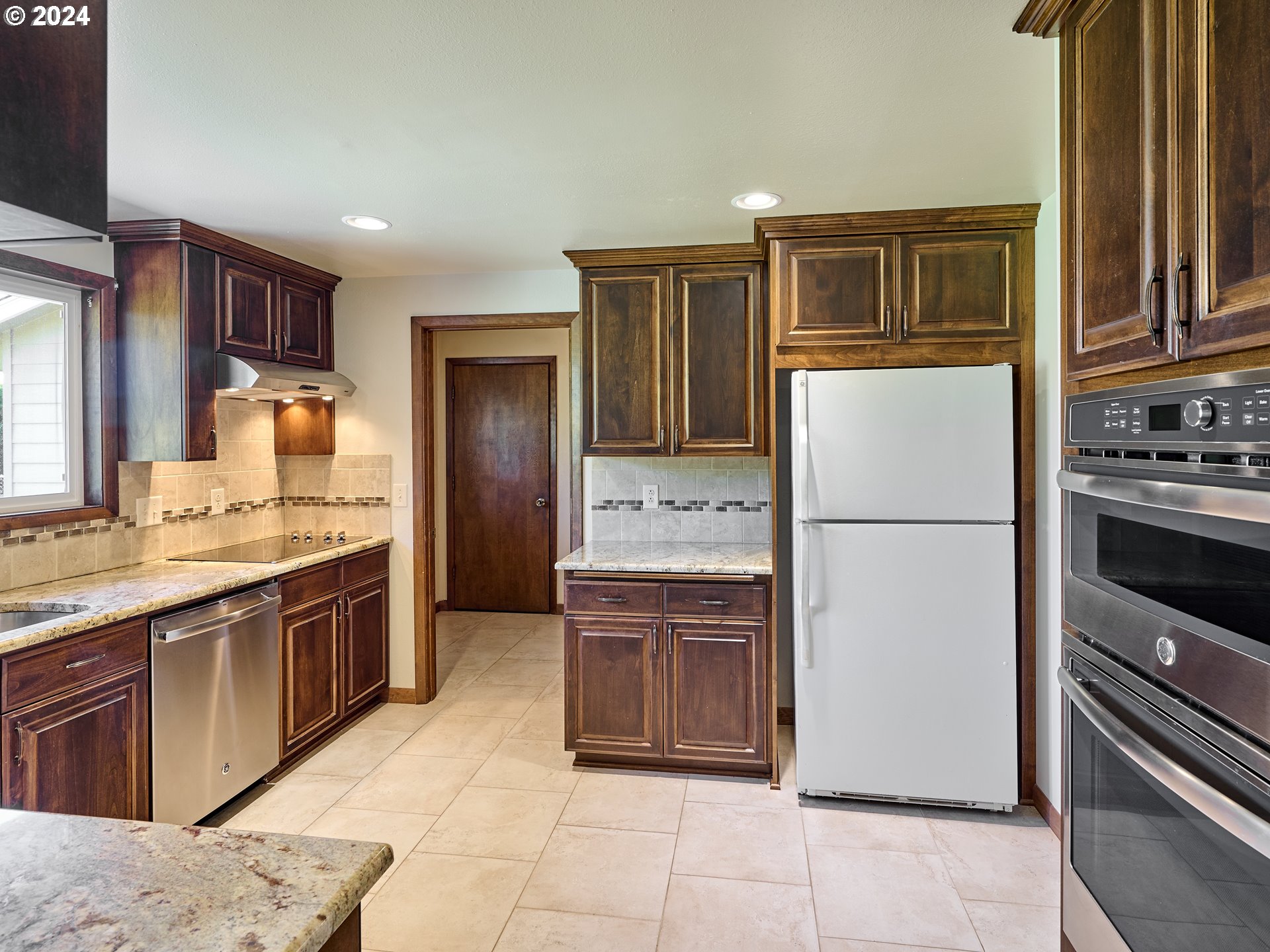 16795 Butteville Road Northeast Woodburn, OR 97071 - Photo 12 of 46 Gallery Image 12