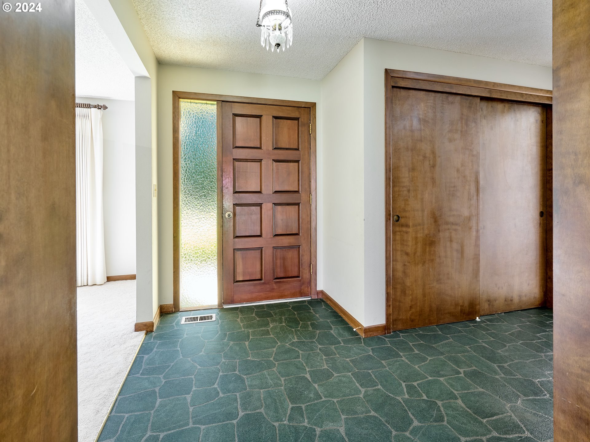 16795 Butteville Road Northeast Woodburn, OR 97071 - Photo 2 of 46 Gallery Image 2