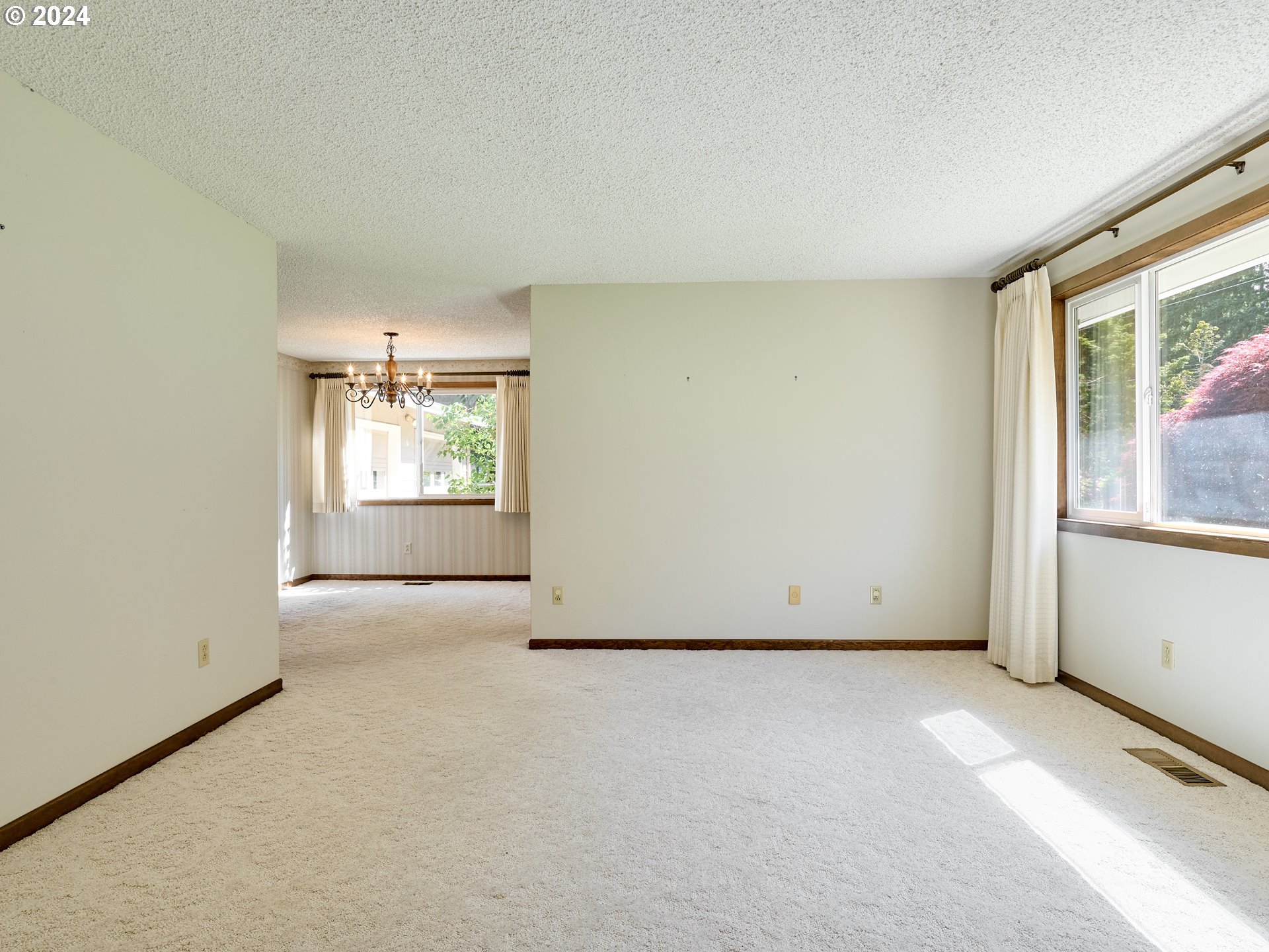 16795 Butteville Road Northeast Woodburn, OR 97071 - Photo 5 of 46 Gallery Image 5