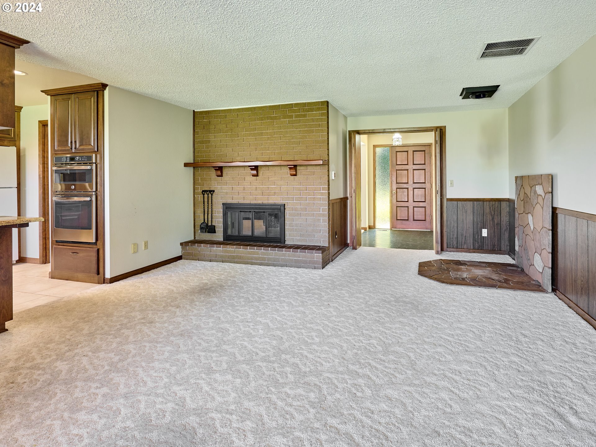 16795 Butteville Road Northeast Woodburn, OR 97071 - Photo 9 of 46 Gallery Image 9