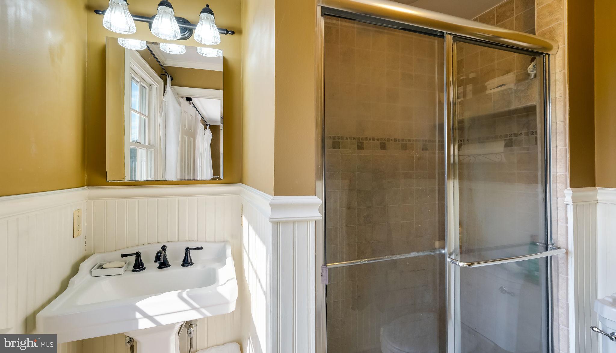3890 Robin Road Furlong, PA 18925 - Photo 38 of 65 Primary Ensuite