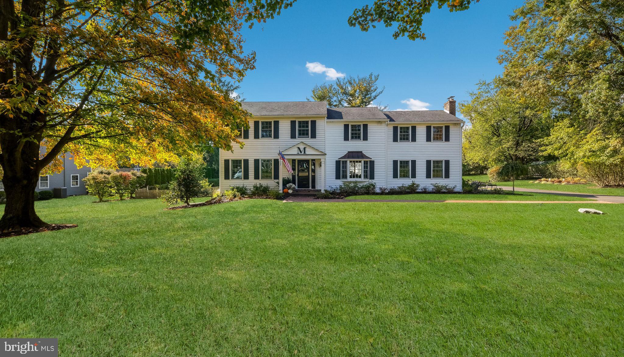 3890 Robin Road Furlong, PA 18925 - Photo 6 of 65 Stately Presence