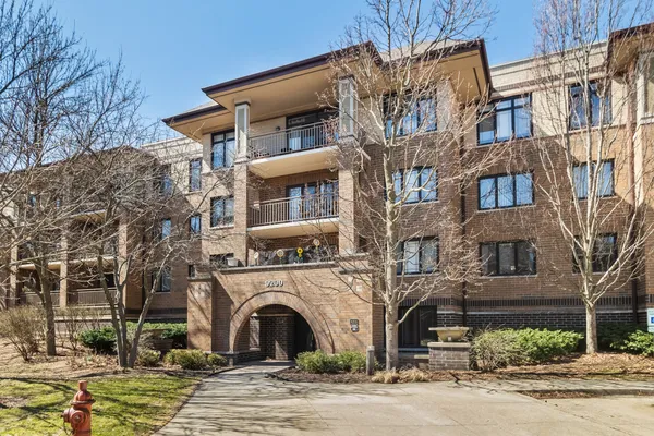 $339,000 | 9200 East Prairie Road, Unit 209, Evanston, IL 60203