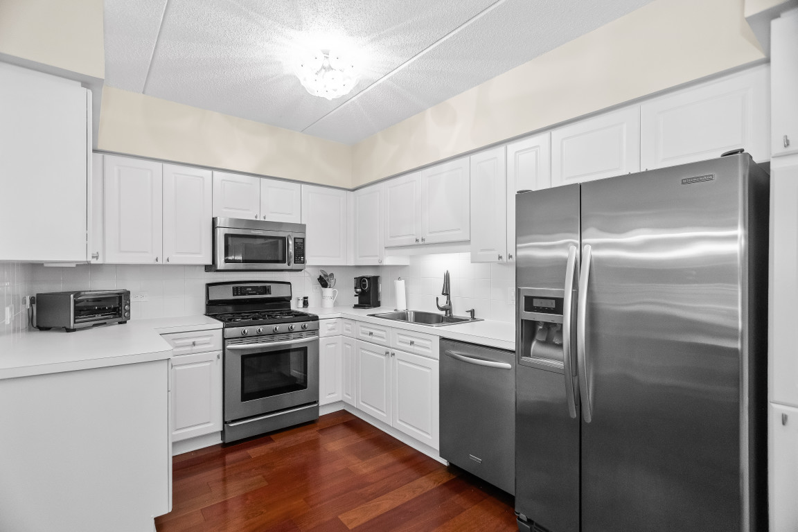 9200 East Prairie Road, Unit 209 Evanston, IL 60203 - Photo 8 of 24