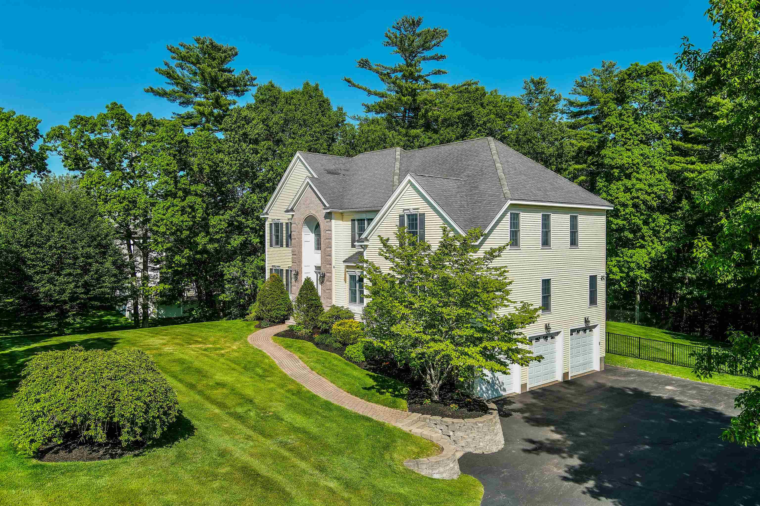 45 Overton Road Windham, NH 03087 - Photo 2 of 40