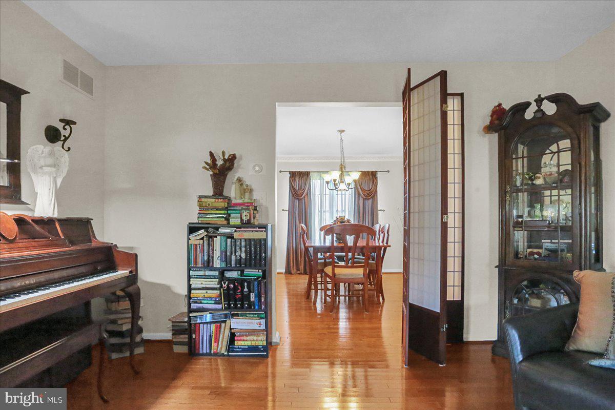 404 Roxberry Drive Reading, PA 19608 - Photo 7 of 42 enter to L/R