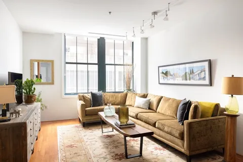 $1,035,000 | 9 West Broadway, Unit 322, Boston, MA 02127