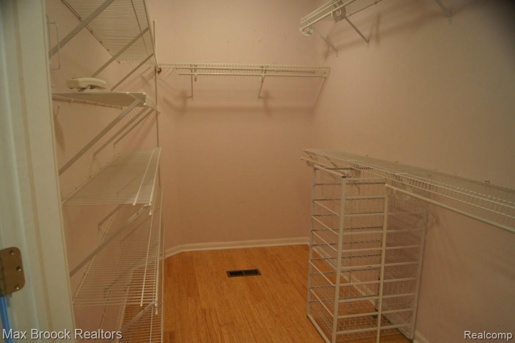 25675 Farmbrook Road Southfield, MI 48034 - Photo 25 of 58 2014-09-30 2014-09-30 001 009.jpg