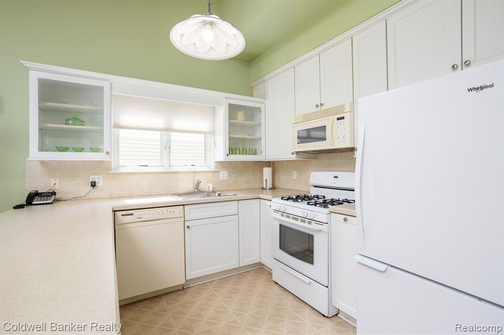 1406 Knightsbridge Road Canton, MI 48187 - Photo 7 of 28
