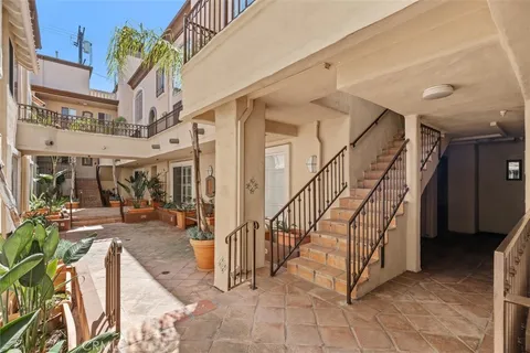 $3,000 | 7110 La Tijera Boulevard, Unit J202, Los Angeles, CA 90045