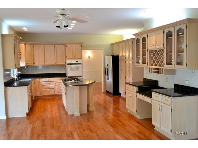 1204 Conan Doyle Road Naperville, IL 60564 - Photo 9 of 25