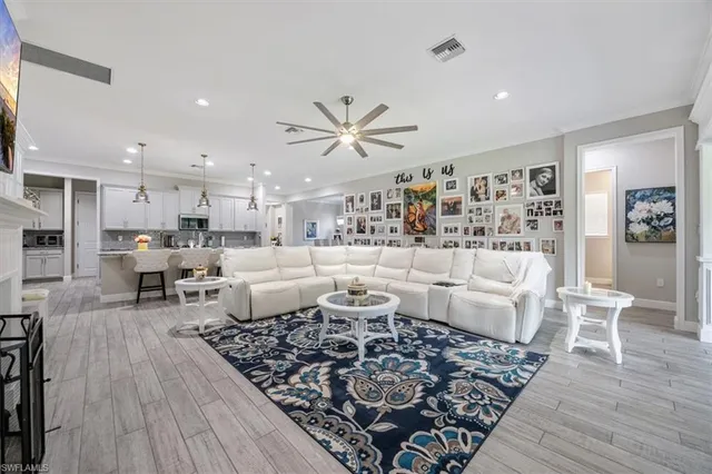 $920,000 | 3845 Helmsman Drive, Naples, FL 34120