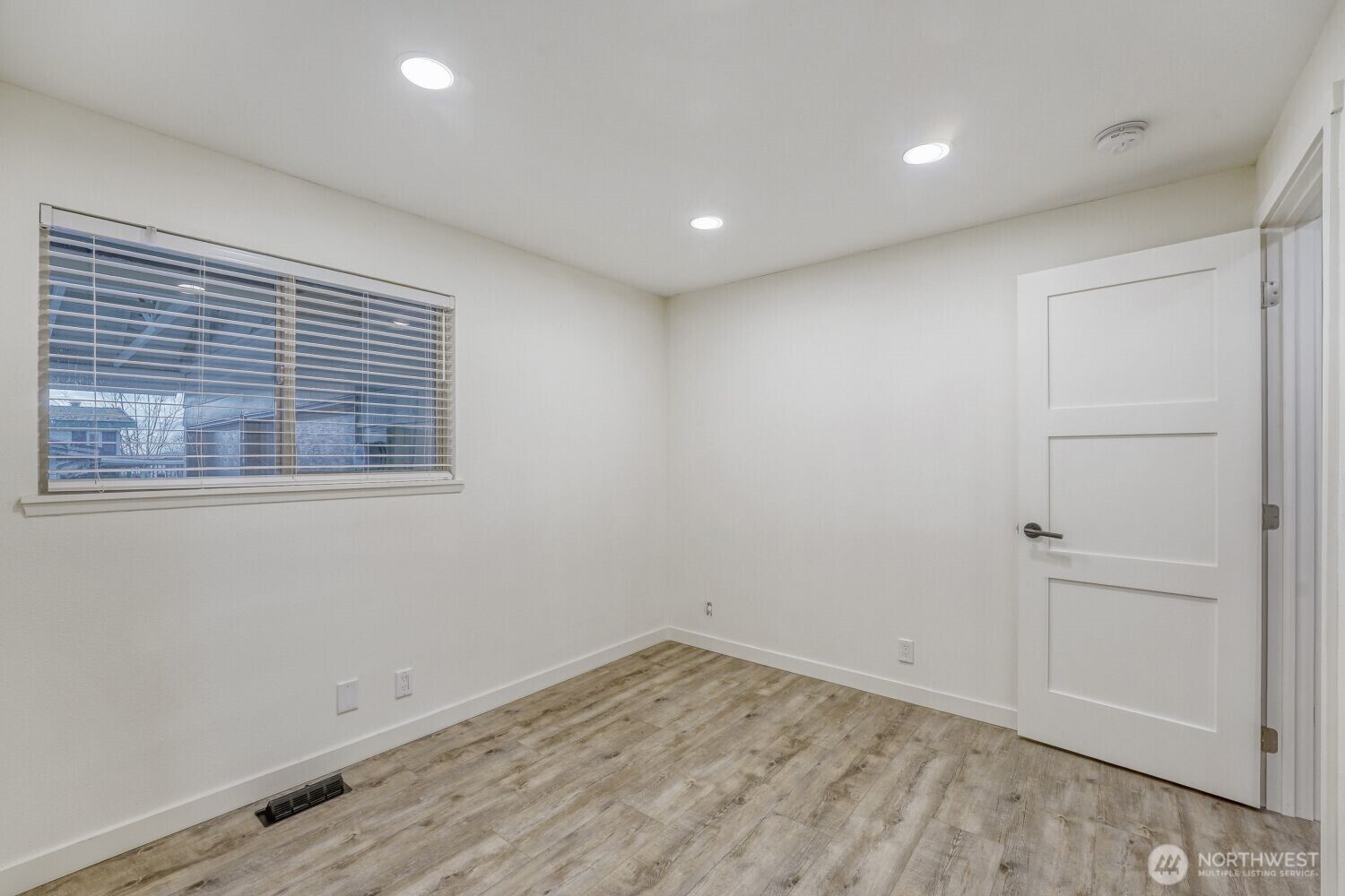 9632 South 216th Street Kent, WA 98031 - Photo 15 of 31