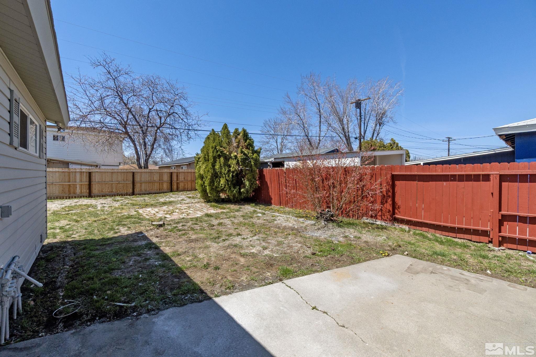 1685 Clemson Road Reno, NV 89502 - Photo 29 of 32 a view of a backyard